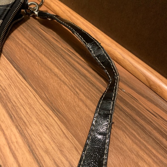 Coach - small purse. - Picture 8 of 9